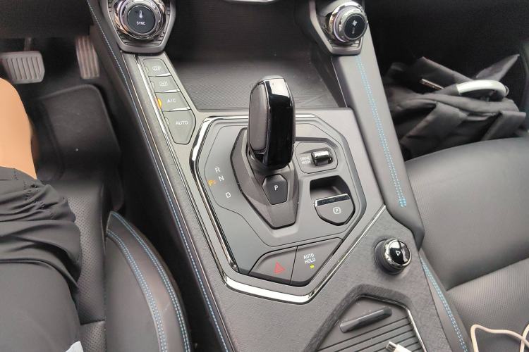 Used Lynk & Co 05 EM-P 2021 1.5TD PHEV HALO Gear Lever