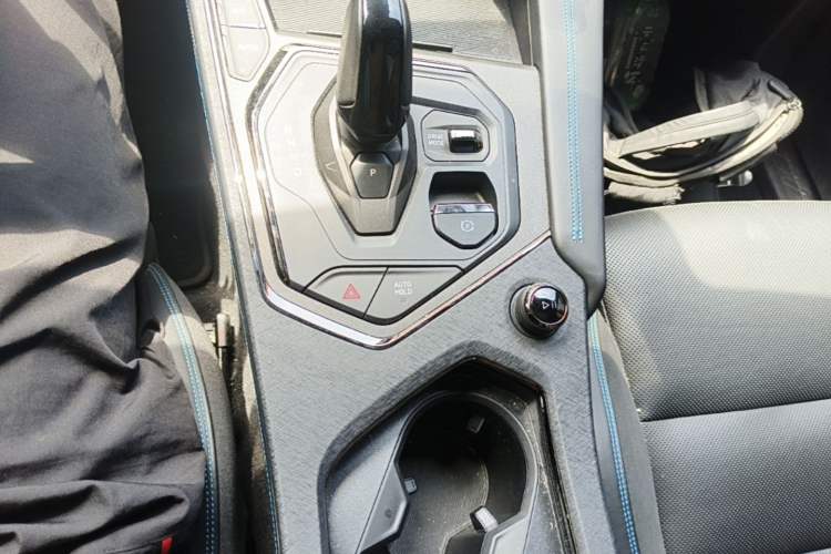 Used Lynk & Co 05 EM-P 2021 1.5TD PHEV HALO Gear Lever