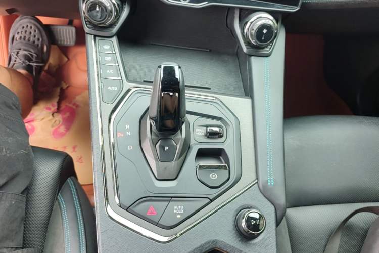 Used Lynk & Co 05 EM-P 2021 1.5TD PHEV HALO Gear Lever