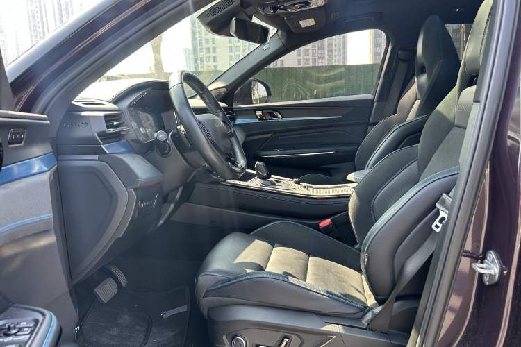 Used Lynk & Co 05 EM-P 2021 1.5TD PHEV HALO Interior 1