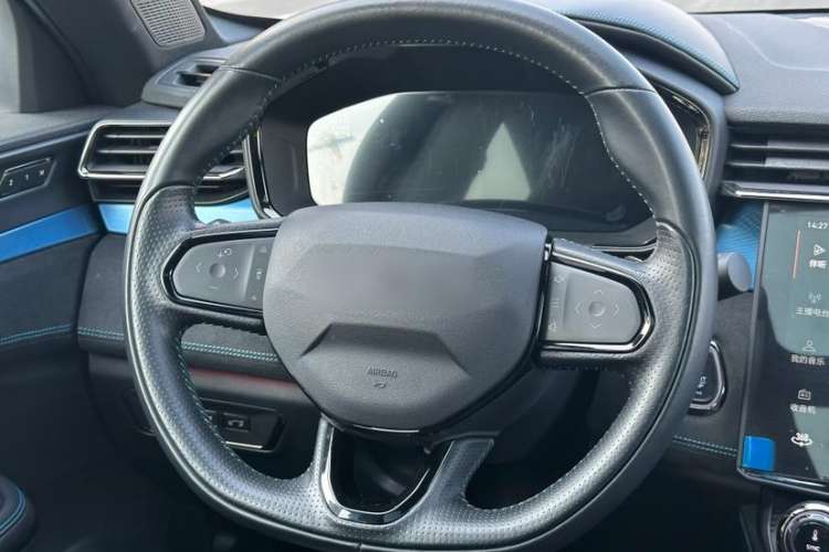 Used Lynk & Co 05 EM-P 2021 1.5TD PHEV HALO Interior 2