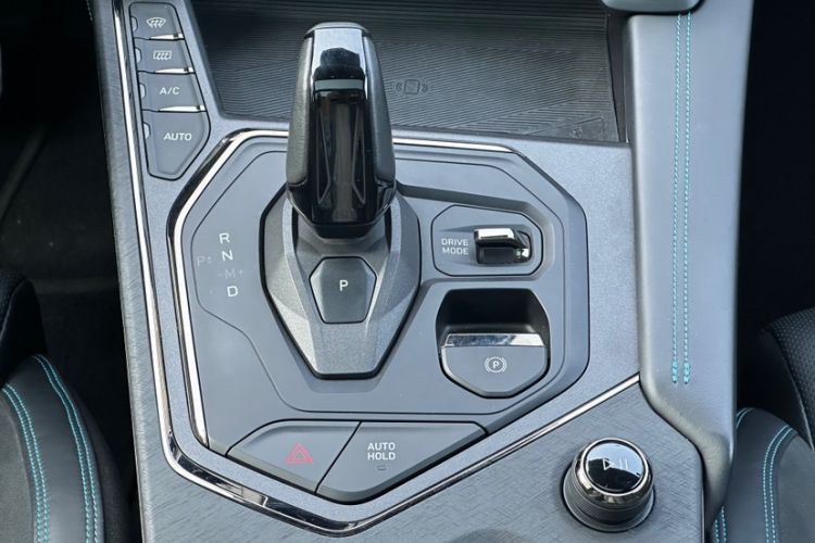 Used Lynk & Co 05 EM-P 2021 1.5TD PHEV HALO Interior 5