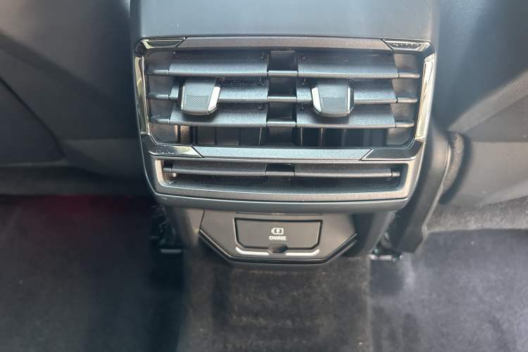 Used Lynk & Co 05 EM-P 2021 1.5TD PHEV HALO Interior 8
