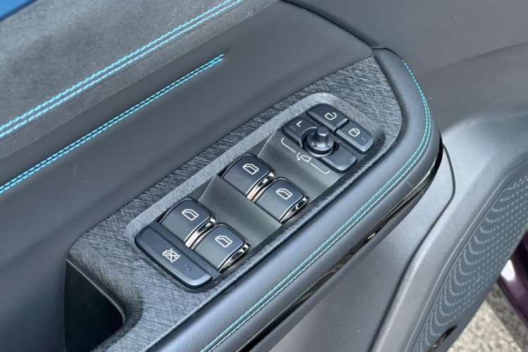 Used Lynk & Co 05 EM-P 2021 1.5TD PHEV HALO Interior 9