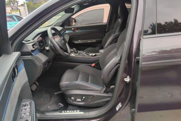 Used Lynk & Co 05 EM-P 2021 1.5TD PHEV HALO Left Front Seat