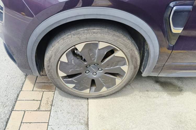 Used Lynk & Co 05 EM-P 2021 1.5TD PHEV HALO Left Front Wheel Hub