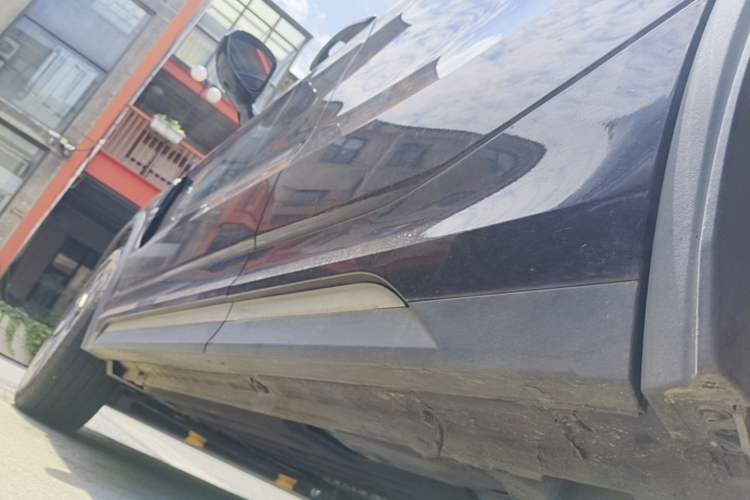 Used Lynk & Co 05 EM-P 2021 1.5TD PHEV HALO Left Side Sill