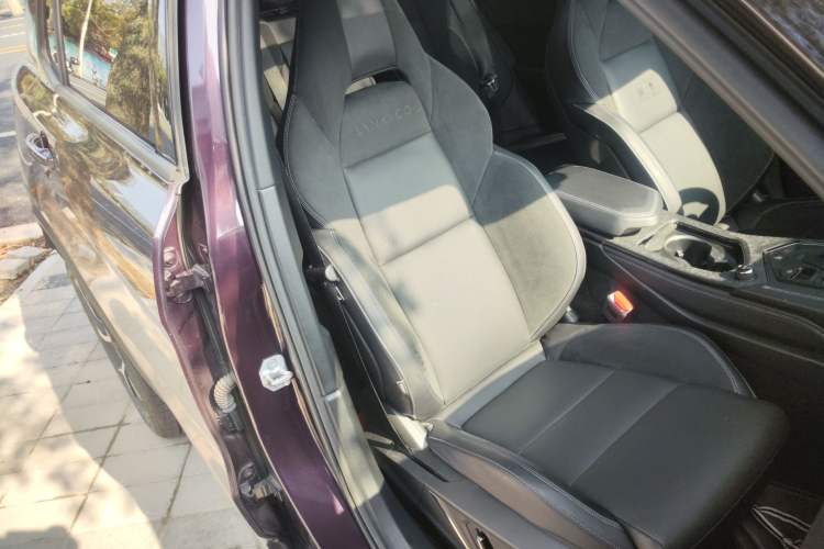 Used Lynk & Co 05 EM-P 2021 1.5TD PHEV HALO Right Front Seat