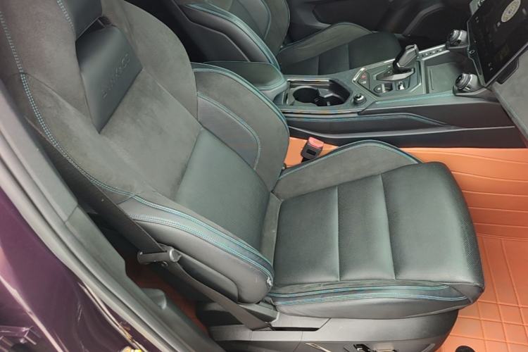 Used Lynk & Co 05 EM-P 2021 1.5TD PHEV HALO Right Front Seat