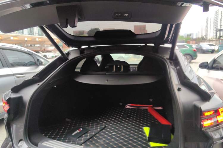 Used Lynk & Co 05 EM-P 2021 1.5TD PHEV HALO Trunk