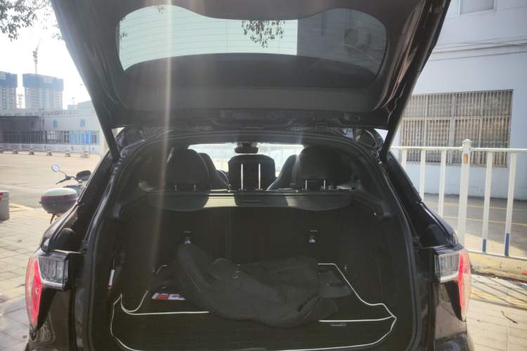 Used Lynk & Co 05 EM-P 2021 1.5TD PHEV HALO Trunk