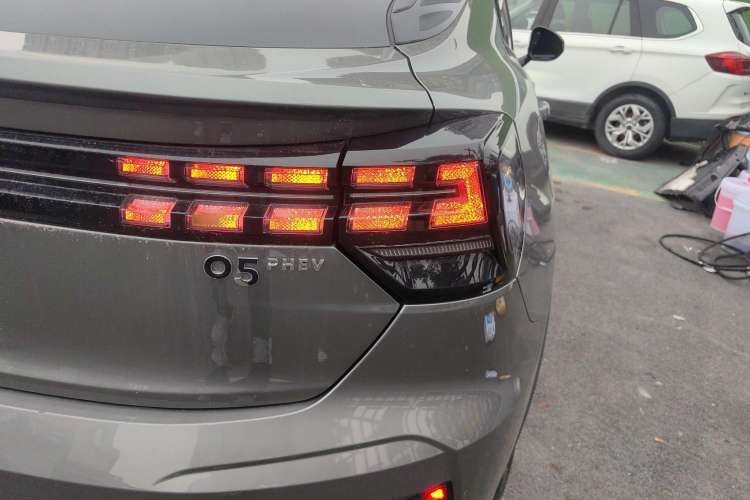 Used Lynk & Co 05 EM-P 2021 1.5TD PHEV HALO Exterior 6
