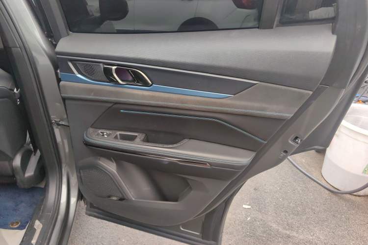 Used Lynk & Co 05 EM-P 2021 1.5TD PHEV HALO Interior 6