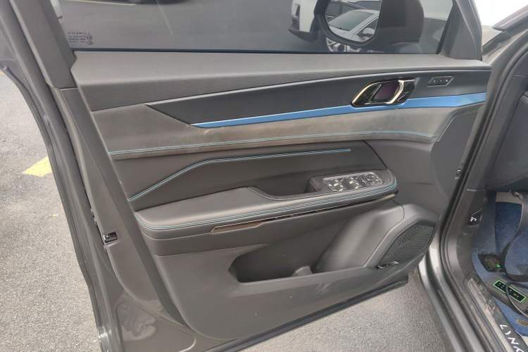 Used Lynk & Co 05 EM-P 2021 1.5TD PHEV HALO Interior 7