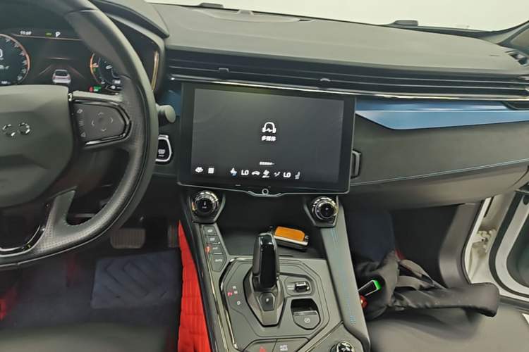Used Lynk & Co 05 EM-P 2021 1.5TD PHEV HALO Audio And AC Panel