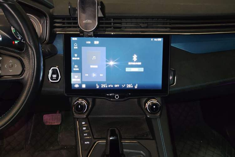 Used Lynk & Co 05 EM-P 2021 1.5TD PHEV HALO Audio And AC Panel