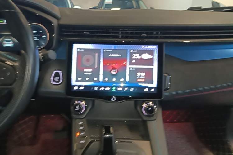 Used Lynk & Co 05 EM-P 2021 1.5TD PHEV HALO Audio And AC Panel