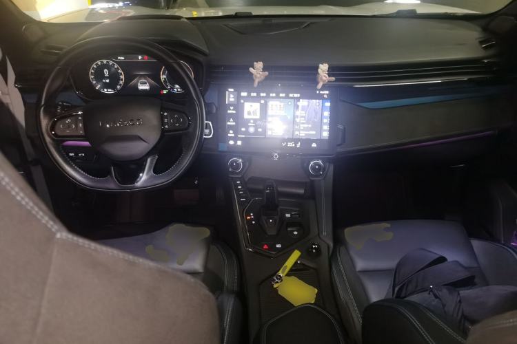 Used Lynk & Co 05 EM-P 2021 1.5TD PHEV HALO Center Console