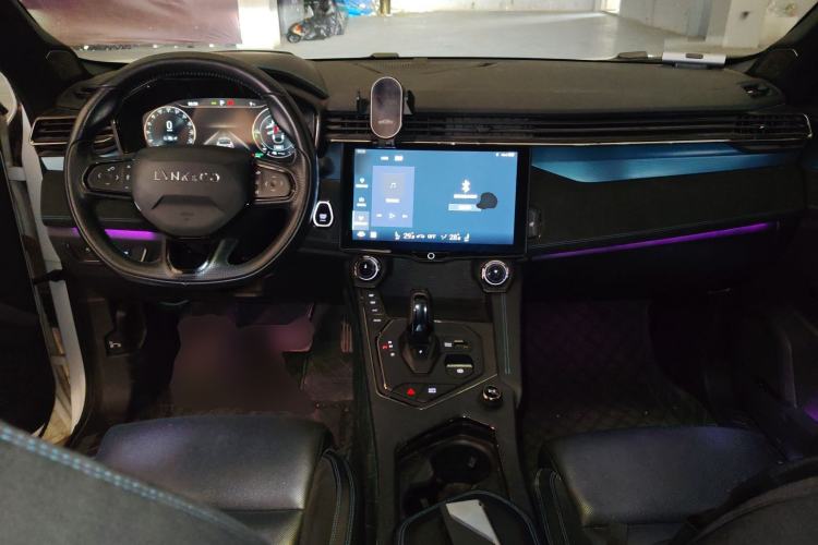 Used Lynk & Co 05 EM-P 2021 1.5TD PHEV HALO Center Console