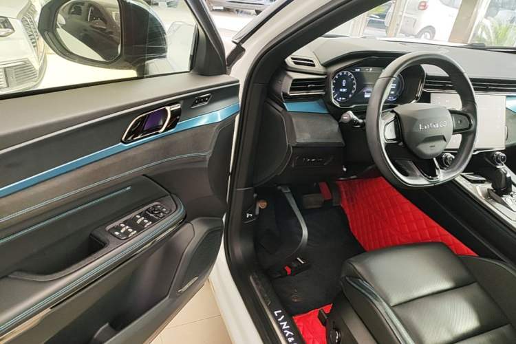 Used Lynk & Co 05 EM-P 2021 1.5TD PHEV HALO Driver Seat