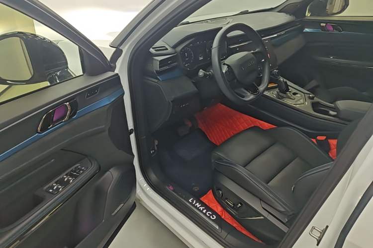 Used Lynk & Co 05 EM-P 2021 1.5TD PHEV HALO Driver Seat