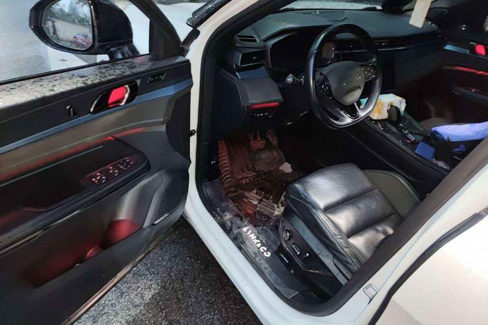 Used Lynk & Co 05 EM-P 2021 1.5TD PHEV HALO Driver Seat