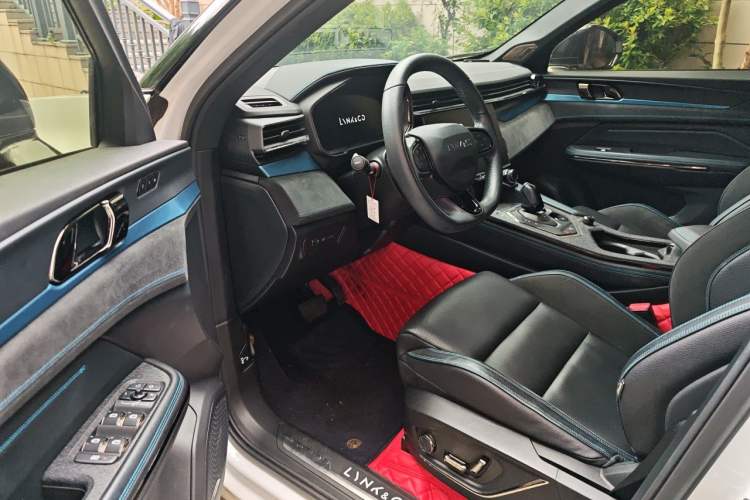 Used Lynk & Co 05 EM-P 2021 1.5TD PHEV HALO Driver Seat