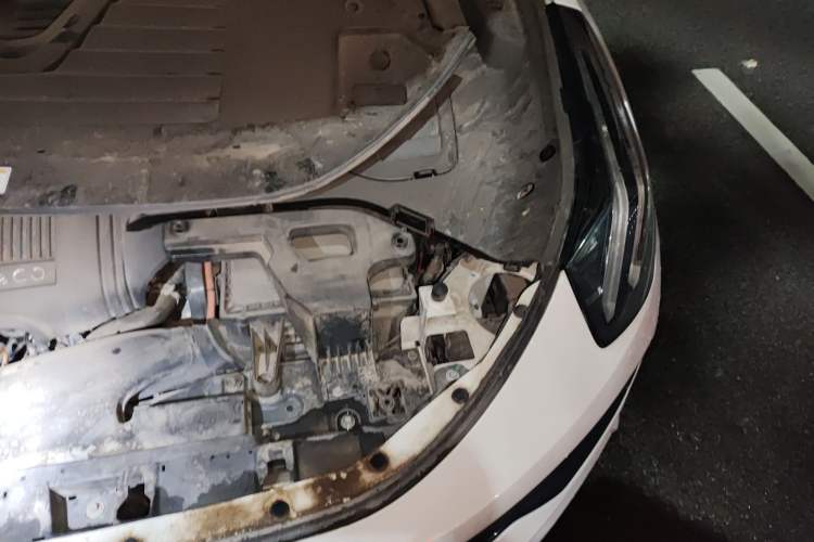 Used Lynk & Co 05 EM-P 2021 1.5TD PHEV HALO Engine Bay Left
