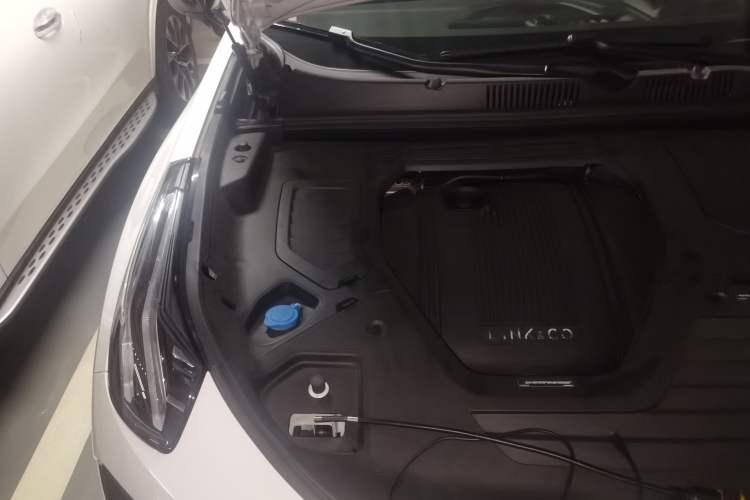Used Lynk & Co 05 EM-P 2021 1.5TD PHEV HALO Engine Bay Right