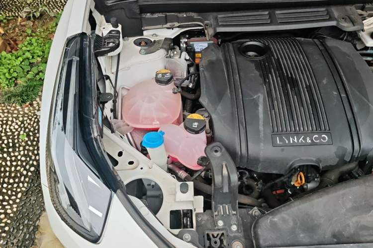 Used Lynk & Co 05 EM-P 2021 1.5TD PHEV HALO Engine Bay Right