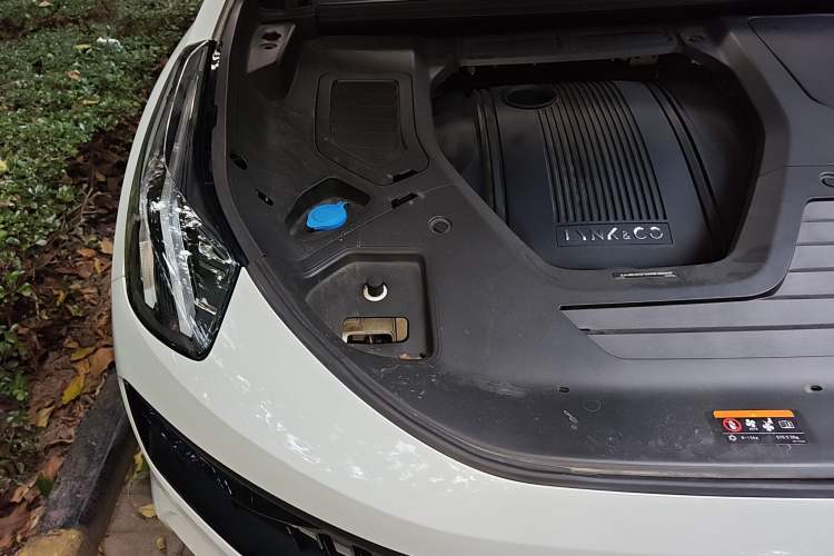 Used Lynk & Co 05 EM-P 2021 1.5TD PHEV HALO Engine Bay Right