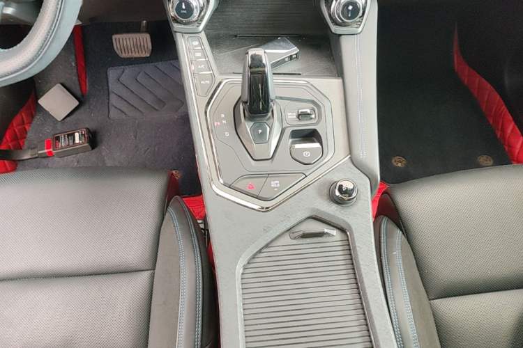 Used Lynk & Co 05 EM-P 2021 1.5TD PHEV HALO Gear Lever