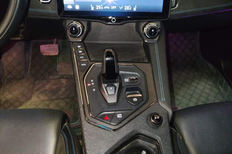 Used Lynk & Co 05 EM-P 2021 1.5TD PHEV HALO Gear Lever