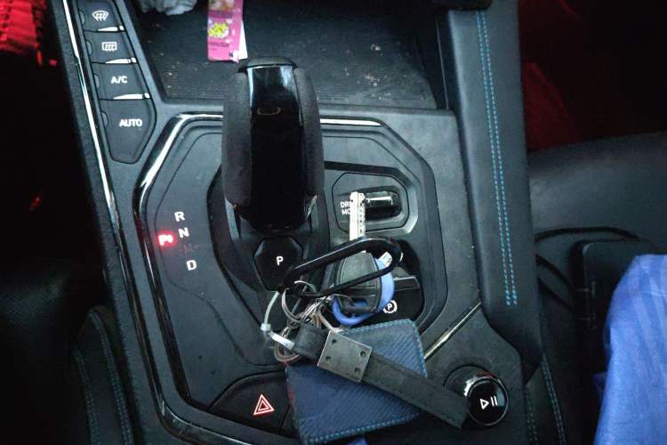 Used Lynk & Co 05 EM-P 2021 1.5TD PHEV HALO Gear Lever