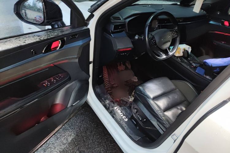 Used Lynk & Co 05 EM-P 2021 1.5TD PHEV HALO Interior 3