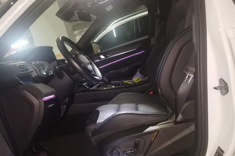 Used Lynk & Co 05 EM-P 2021 1.5TD PHEV HALO Left Front Seat