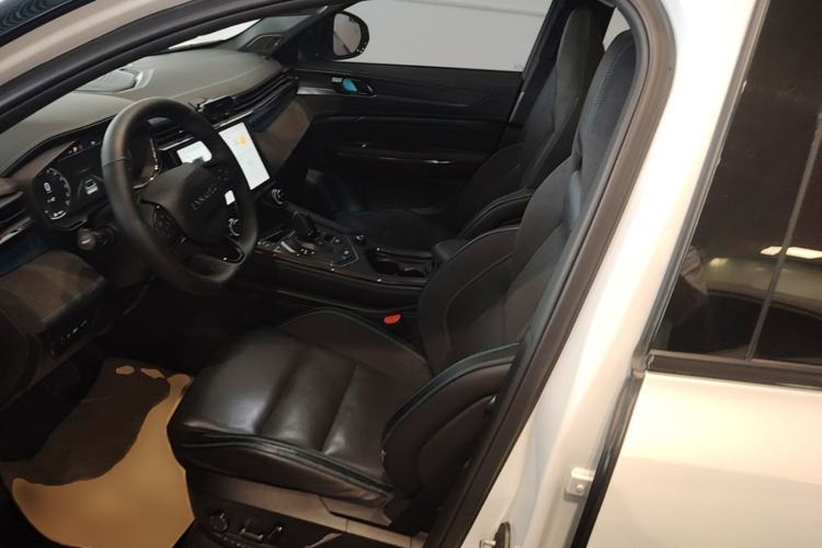 Used Lynk & Co 05 EM-P 2021 1.5TD PHEV HALO Left Front Seat