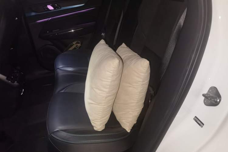 Used Lynk & Co 05 EM-P 2021 1.5TD PHEV HALO Left Rear Seat