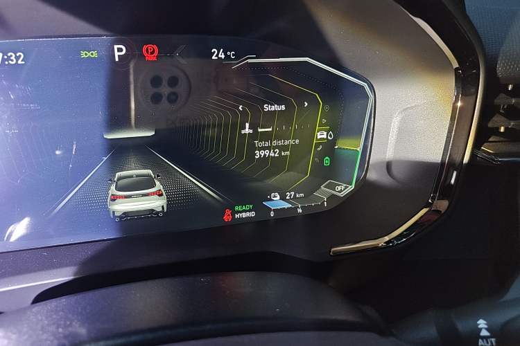 Used Lynk & Co 05 EM-P 2021 1.5TD PHEV HALO Odometer Close Up