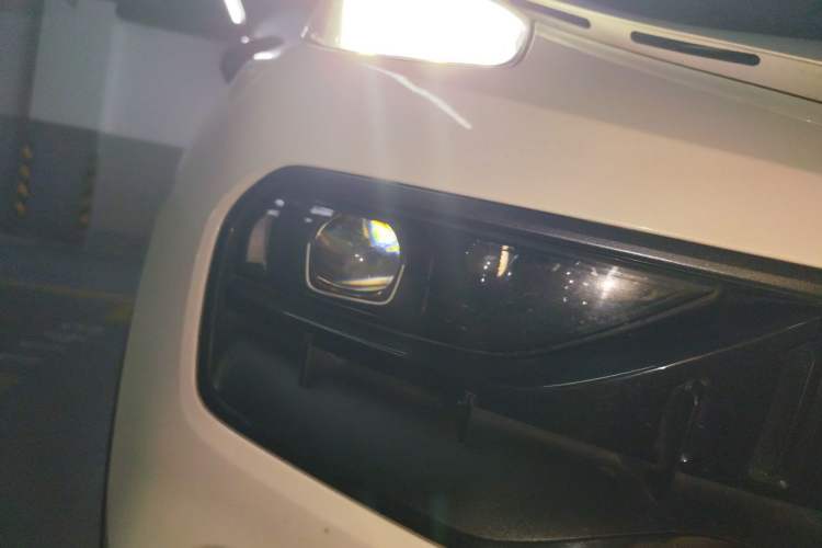Used Lynk & Co 05 EM-P 2021 1.5TD PHEV HALO Right Front Headlight