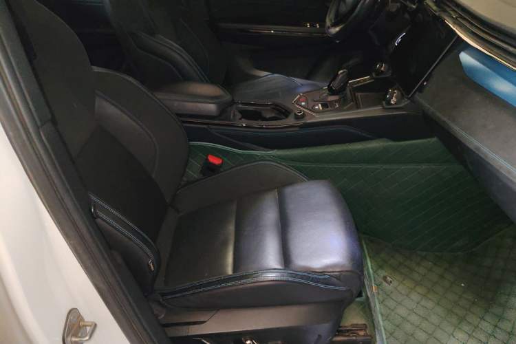 Used Lynk & Co 05 EM-P 2021 1.5TD PHEV HALO Right Front Seat