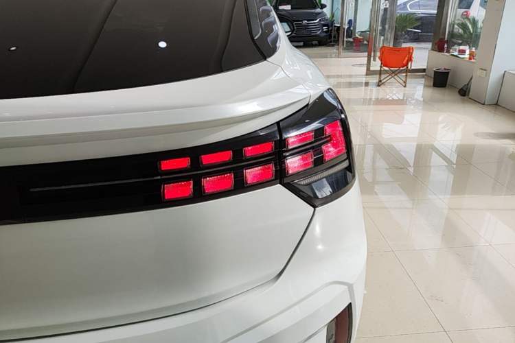 Used Lynk & Co 05 EM-P 2021 1.5TD PHEV HALO Right Rear Taillight
