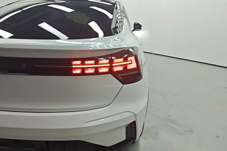 Used Lynk & Co 05 EM-P 2021 1.5TD PHEV HALO Right Rear Taillight