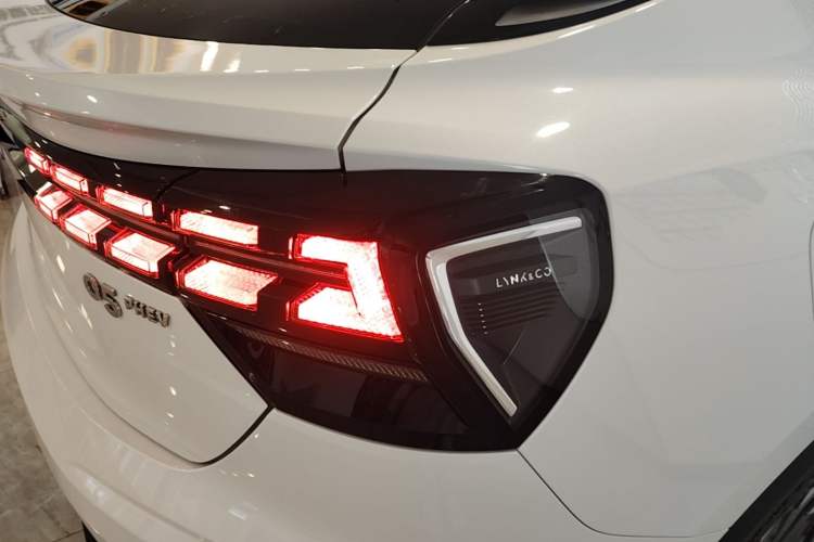 Used Lynk & Co 05 EM-P 2021 1.5TD PHEV HALO Right Rear Taillight