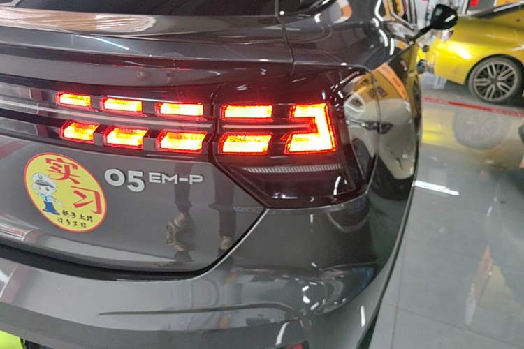 Used Lynk & Co 05 EM-P 2023 1.5TD EM-P Exterior 3