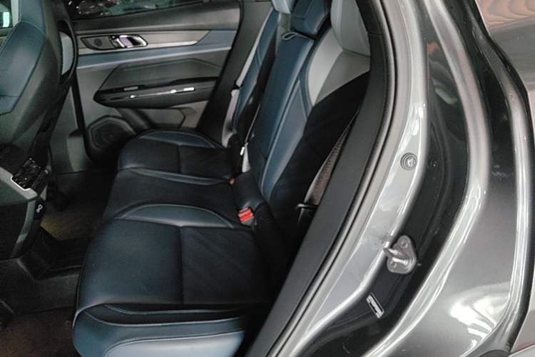 Used Lynk & Co 05 EM-P 2023 1.5TD EM-P Left Rear Seat