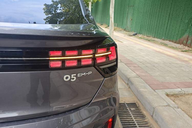 Used Lynk & Co 05 EM-P 2023 1.5TD EM-P Exterior 6