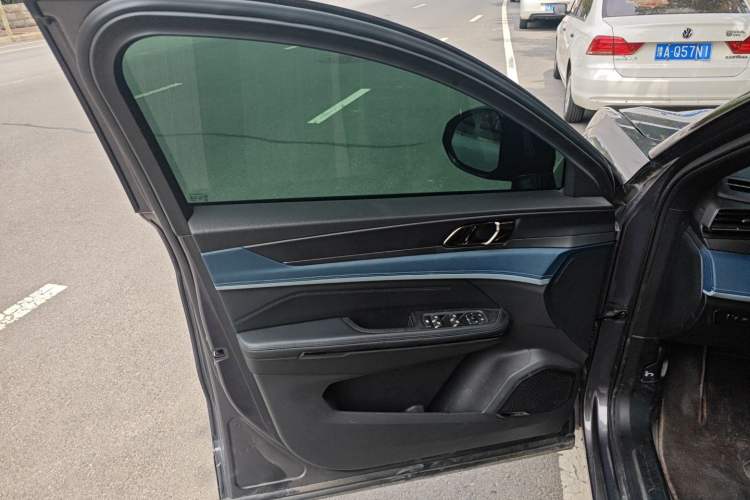 Used Lynk & Co 05 EM-P 2023 1.5TD EM-P Interior 7