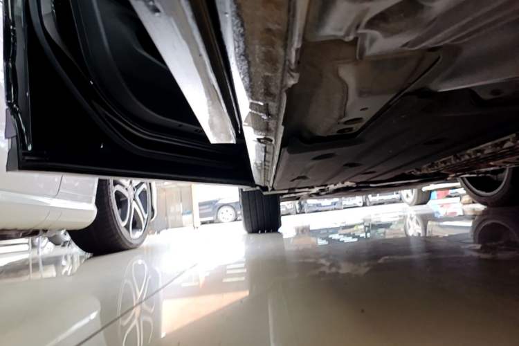 Used Lynk & Co 05 EM-P 2023 1.5TD EM-P Left Side Sill
