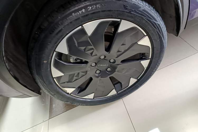 Used Lynk & Co 05 EM-P 2023 1.5TD EM-P Right Rear Wheel Hub